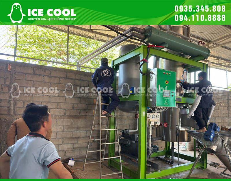 Bàn giao máy đá viên 10 tấn tại Vang Viêng, Lào