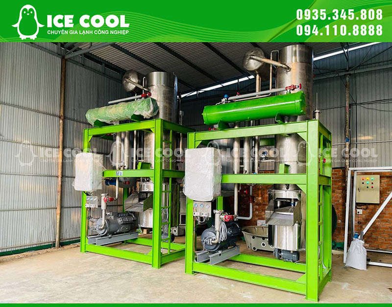 2 máy được đội ngũ ICE COOL đưa vào và lắp đặt đúng vị trí